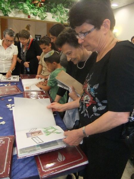 טקס חלוקת אלבום לכל נופל התקיים בבית יד לבנים בנהריה